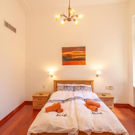 Art Apartment In Mamila Jeruzsálem Kültér fotó