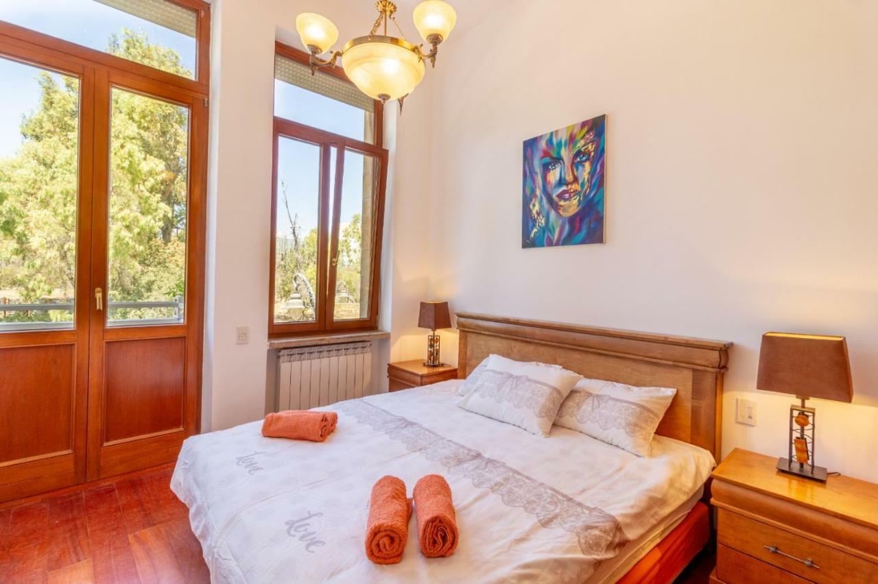 Art Apartment In Mamila Jeruzsálem Kültér fotó
