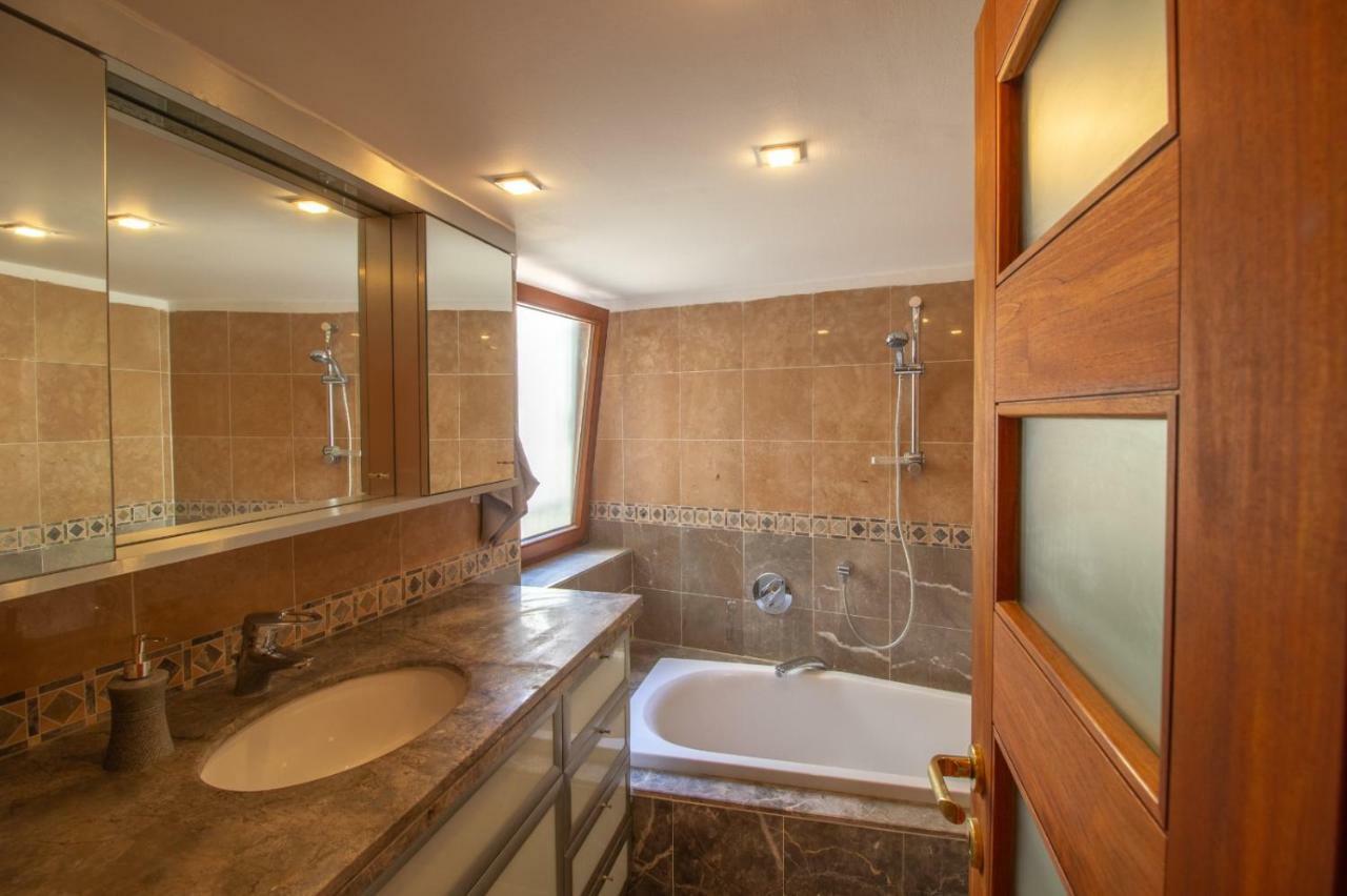 Art Apartment In Mamila Jeruzsálem Kültér fotó
