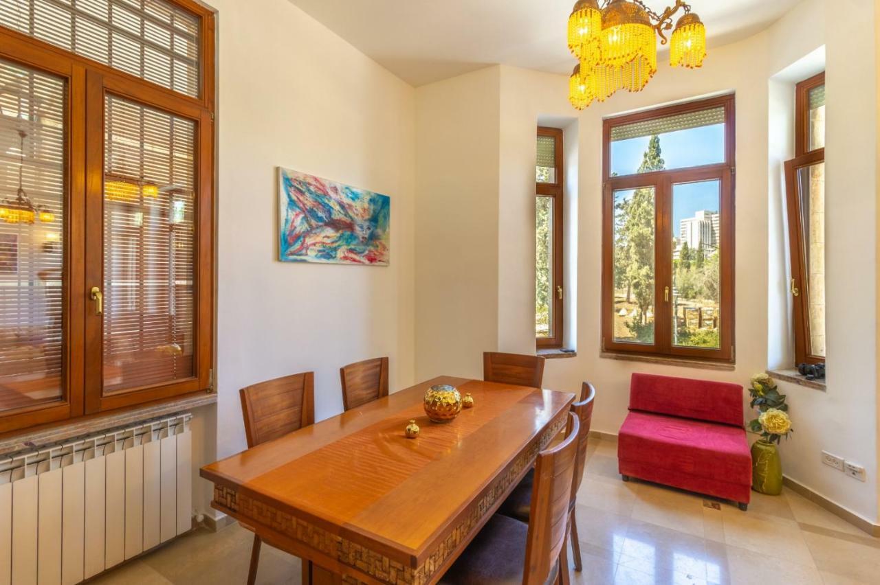 Art Apartment In Mamila Jeruzsálem Kültér fotó
